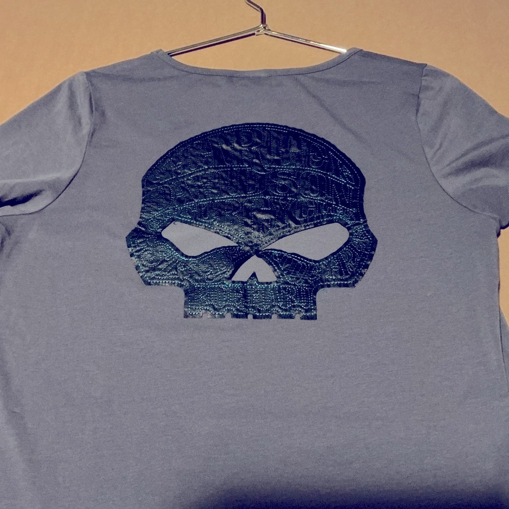 Vintage Harley-Davidson Women's Dark Gray and turquoise Tee with Blue Accents - Picture 9 of 10